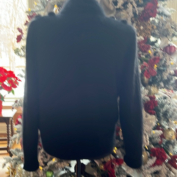 Stunning angora jacket with mink inserts set in front of jacket. Zippered & warm - Picture 2 of 8